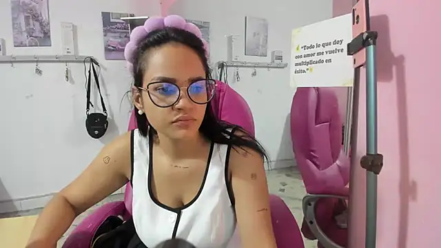 Snapshot of CAMILA--REY chatting on 02-09-26, 11:25 CAMILA--REY online show from 02-09-26, 11:25