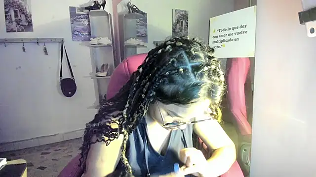 Snapshot of CAMILA--REY chatting on 02-15-26, 11:41 CAMILA--REY online show from 02-15-26, 11:41