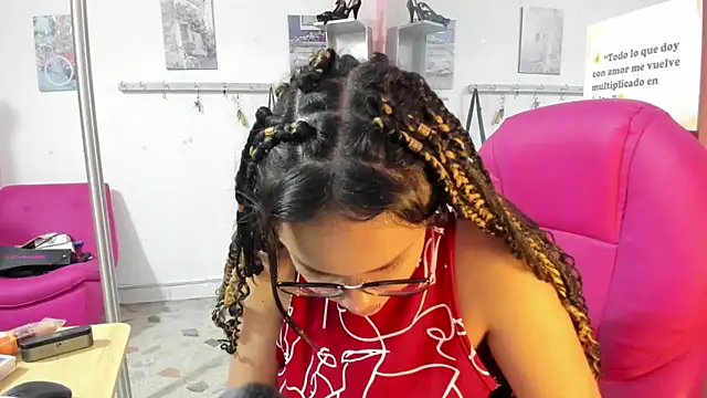 Snapshot of CAMILA--REY chatting on 02-17-26, 11:50 CAMILA--REY online show from 02-17-26, 11:50