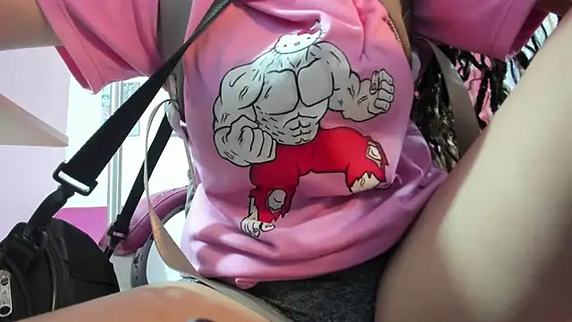 Snapshot of CAMILA--REY chatting on 02-20-26, 11:43 CAMILA--REY online show from 02-20-26, 11:43