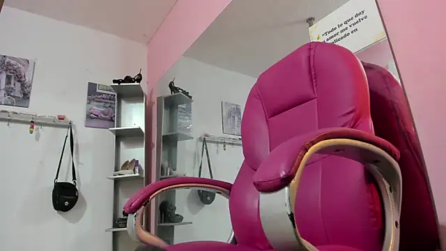 Snapshot of CAMILA--REY chatting on 02-23-26, 11:29 CAMILA--REY online show from 02-23-26, 11:29