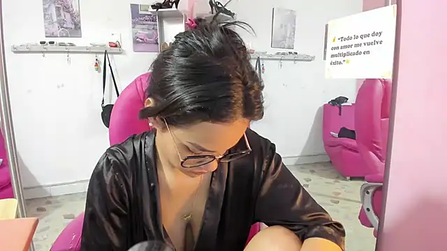 Snapshot of CAMILA--REY chatting on 03-02-26, 12:01 CAMILA--REY online show from 03-02-26, 12:01