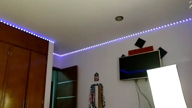 Snapshot of 3littleschoolteens chatting on 10-30-25, 07:58 3littleschoolteens online show from 10-30-25, 07:58