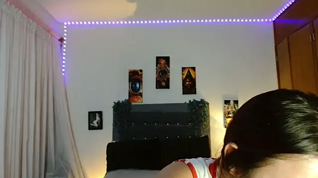 Snapshot of 3littleschoolteens chatting on 11-18-25, 05:45 3littleschoolteens online show from 11-18-25, 05:45