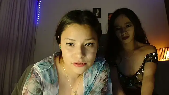 Snapshot of 3littleschoolteens chatting on 11-30-25, 08:40 3littleschoolteens online show from 11-30-25, 08:40