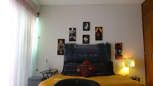 Snapshot of 3littleschoolteens chatting on 12-02-25, 05:30 3littleschoolteens online show from 12-02-25, 05:30