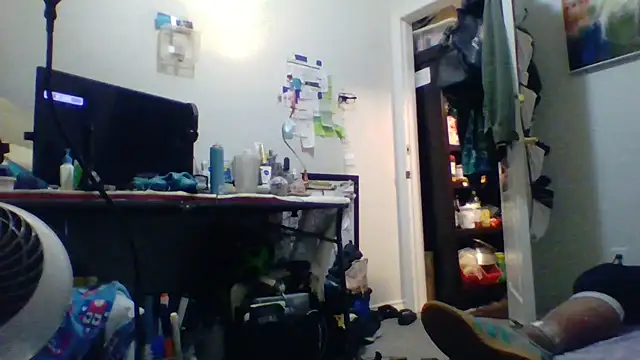 Snapshot of CleanGrey chatting on 06-07-26, 04:49 CleanGrey online show from 06-07-26, 04:49
