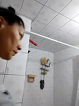 Snapshot of LaInsaciableIntensa chatting on 10-27-25, 06:01 LaInsaciableIntensa online show from 10-27-25, 06:01