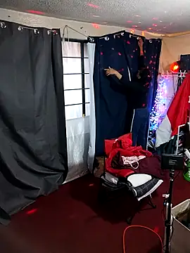 Snapshot of LaInsaciableIntensa chatting on 11-09-25, 10:19 LaInsaciableIntensa online show from 11-09-25, 10:19