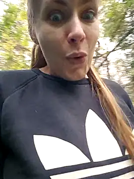 Snapshot of Keli_Jessi chatting on 10-27-25, 01:59 Keli Jessi online show from 10-27-25, 01:59