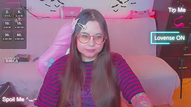 Snapshot of Lolisuccub chatting on 12-18-25, 05:41 Lolisuccub online show from 12-18-25, 05:41