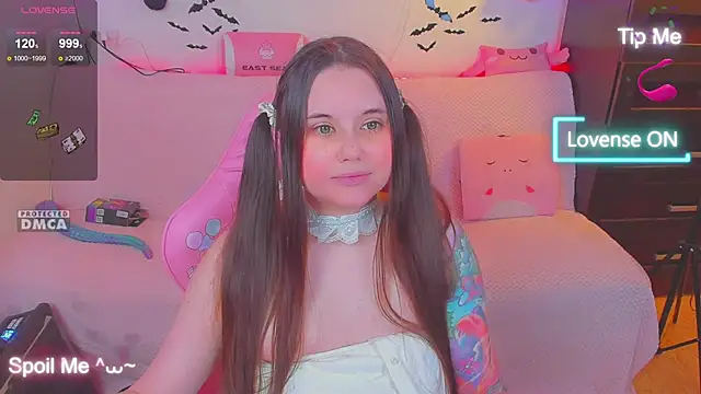 Snapshot of Lolisuccub chatting on 12-20-25, 06:37 Lolisuccub online show from 12-20-25, 06:37