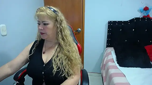 Snapshot of Ursulawhite69 chatting on 02-27-26, 12:21 Ursulawhite69 online show from 02-27-26, 12:21