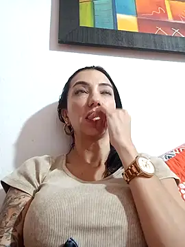 LunaZambrano online show from 01-28-25, 02:21