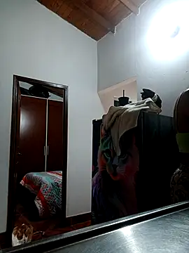 LunaZambrano online show from 11-16-25, 05:51