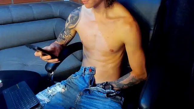 Snapshot of Dmtry6 chatting on 01-25-25, 02:36 Dmtry6 online show from 01-25-25, 02:36