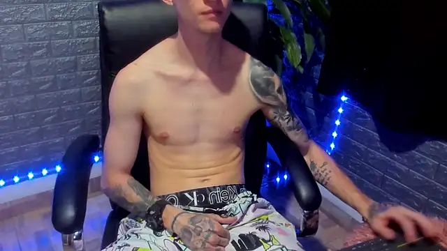 Snapshot of Dmtry6 chatting on 01-07-26, 08:44 Dmtry6 online show from 01-07-26, 08:44