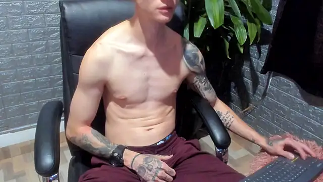 Snapshot of Dmtry6 chatting on 01-13-26, 09:09 Dmtry6 online show from 01-13-26, 09:09