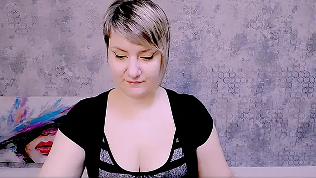 Snapshot of Djullia chatting on 01-28-25, 06:05 Djullia online show from 01-28-25, 06:05