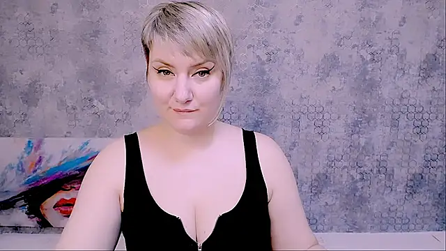 Snapshot of Djullia chatting on 02-02-25, 03:17 Djullia online show from 02-02-25, 03:17