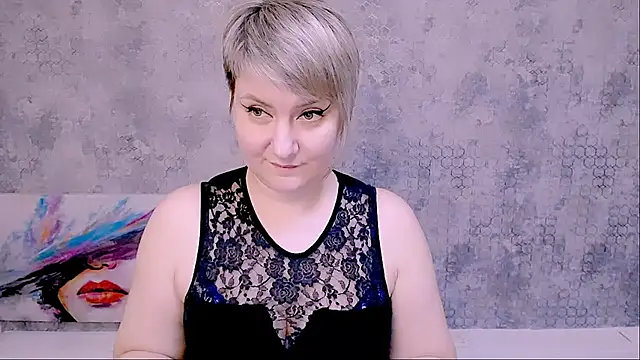 Snapshot of Djullia chatting on 02-14-25, 03:15 Djullia online show from 02-14-25, 03:15