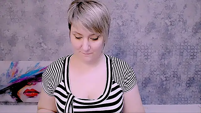 Snapshot of Djullia chatting on 02-23-25, 12:27 Djullia online show from 02-23-25, 12:27