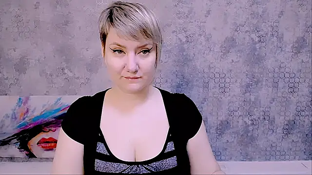 Snapshot of Djullia chatting on 03-17-25, 06:07 Djullia online show from 03-17-25, 06:07