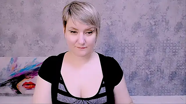 Snapshot of Djullia chatting on 03-17-25, 03:18 Djullia online show from 03-17-25, 03:18