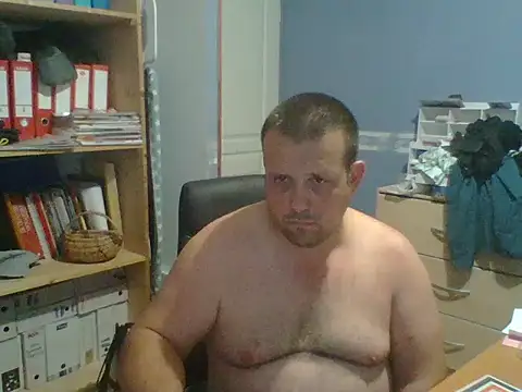 manubm03 online show from 06-27-26, 05:40