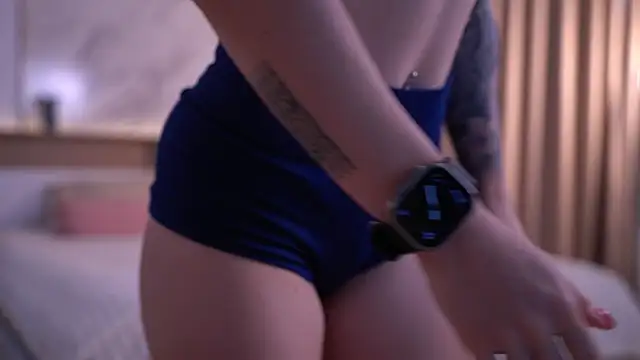Cute Foxyxh online show from 04-28-26, 03:22