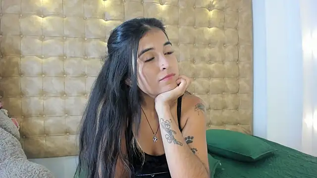 Snapshot of violet_giraldo chatting on 07-17-26, 06:46 violet giraldo online show from 07-17-26, 06:46