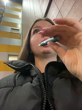 KrisMagnoly online show from 09-23-25, 05:16