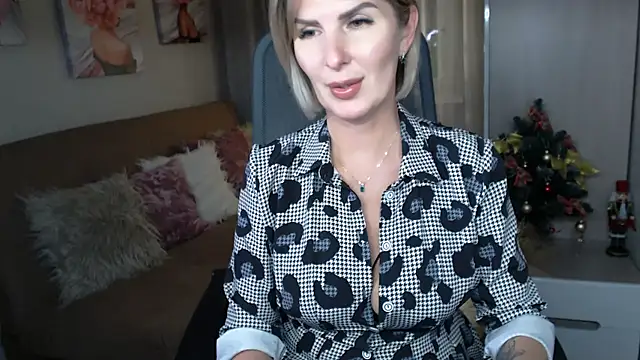 sensualEmilia online show from 12-17-24, 07:48