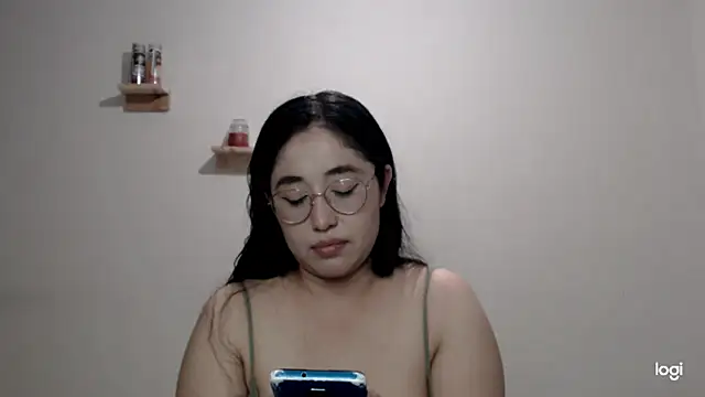 Snapshot of YummymeowW chatting on 10-26-25, 03:45 YummymeowW online show from 10-26-25, 03:45