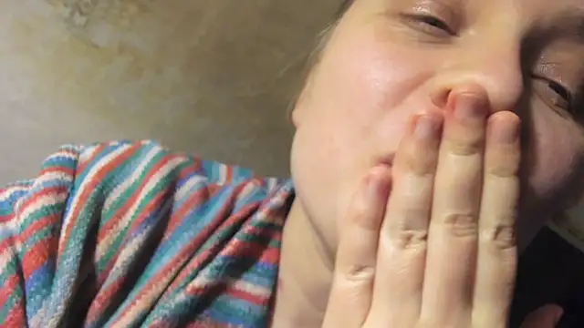 Snapshot of FrumCake chatting on 02-03-25, 01:41 FrumCake online show from 02-03-25, 01:41