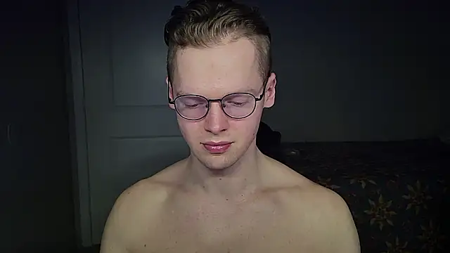 Snapshot of doloresman chatting on 02-11-26, 10:48 doloresman online show from 02-11-26, 10:48