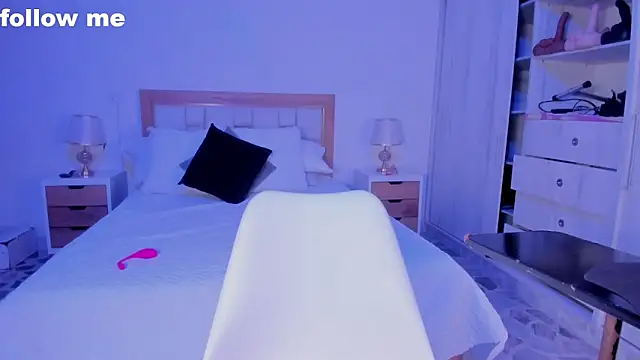 mia hank online show from 02-13-25, 12:00