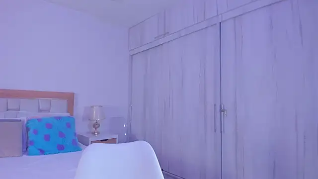 mia hank online show from 11-22-25, 11:42