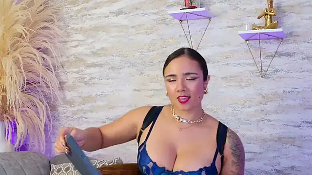 Snapshot of Lea_Foster chatting on 03-19-25, 12:48 Lea Foster online show from 03-19-25, 12:48