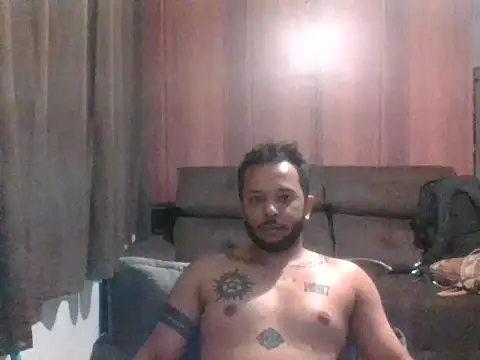Snapshot of G_Eros18 chatting on 10-23-25, 04:45 G Eros18 online show from 10-23-25, 04:45