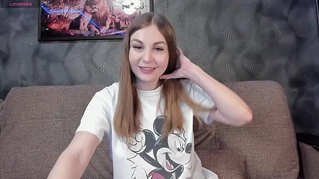 Snapshot of CassieMils chatting on 02-11-25, 11:21 CassieMils online show from 02-11-25, 11:21