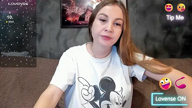 Snapshot of CassieMils chatting on 09-13-25, 07:35 CassieMils online show from 09-13-25, 07:35