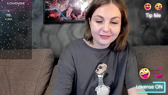 Snapshot of CassieMils chatting on 05-25-26, 06:30 CassieMils online show from 05-25-26, 06:30
