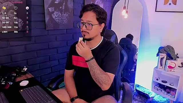 DaviidEvans  online show from 03-07-26, 01:02