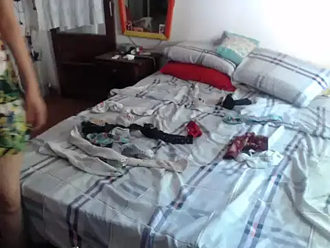 Snapshot of deftoolceles chatting on 12-03-25, 02:26 deftoolceles online show from 12-03-25, 02:26