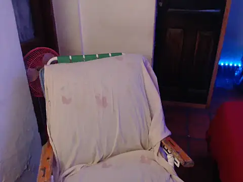 Snapshot of deftoolceles chatting on 03-12-26, 03:23 deftoolceles online show from 03-12-26, 03:23