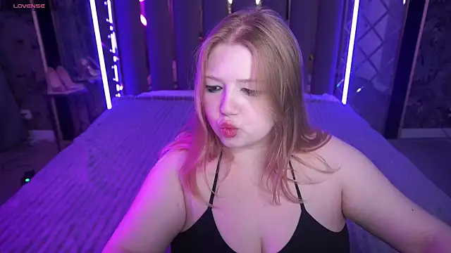 Snapshot of Tinker_Belll chatting on 05-17-26, 07:10 Tinker Belll online show from 05-17-26, 07:10