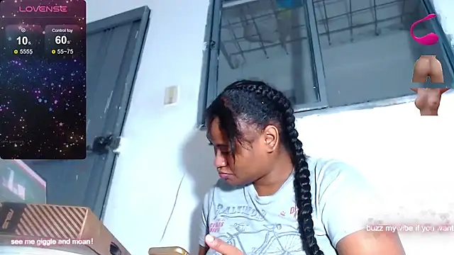 Snapshot of kyara_pride chatting on 11-11-25, 04:01 kyara pride online show from 11-11-25, 04:01