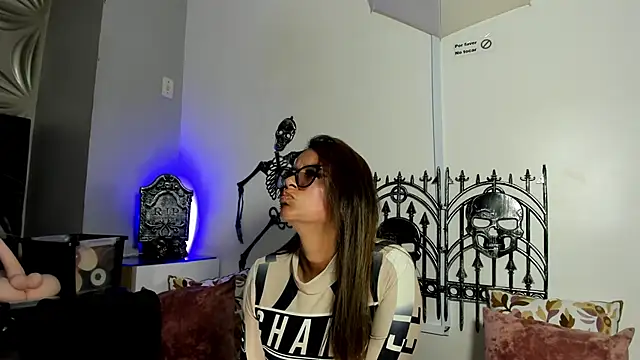 beauti wild25 online show from 10-06-25, 07:11