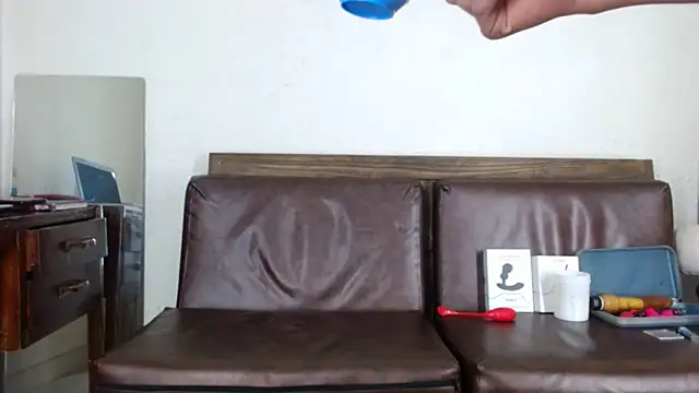 Courtney Valeria online show from 11-09-25, 07:12